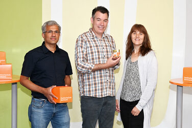 Group picture of international guests at Dortmund University of Applied Sciences and Arts. From left to right: Prof. Dr. Vinod Rajamani, Prof. Dr. Aaron Brown (MSU Denver), Dr. Ramona Schröpf__Group picture of international guests at Dortmund University of Applied Sciences and Arts. From left to right: Prof. Dr. Vinod Rajamani, Prof. Dr. Aaron Brown (MSU Denver), Dr. Ramona Schröpf