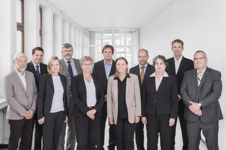 Group photo of 11 people, IDiAL researchers and management