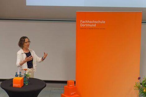 Prof. Dr. Kunau während Ihrer Rede zu Alumni