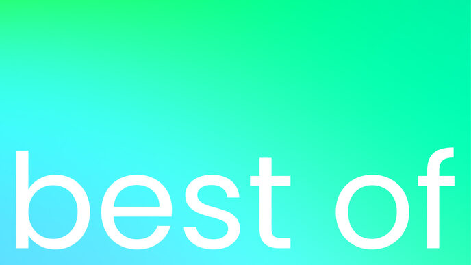 Grafik zur Ausstellung mit Verlauf von Rot nach Orange im Hintergrund und weißem Titel "Best of" im Vordergrund.