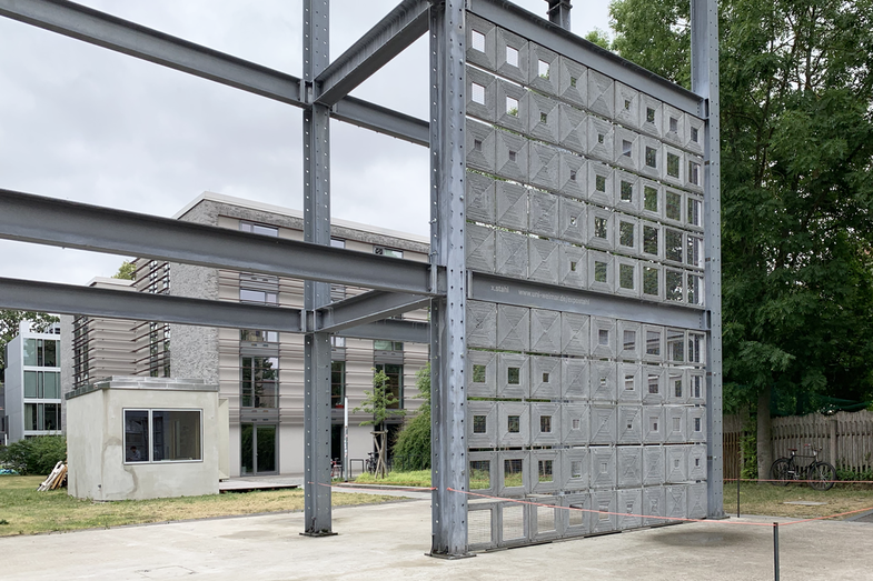 Robotically printed façade